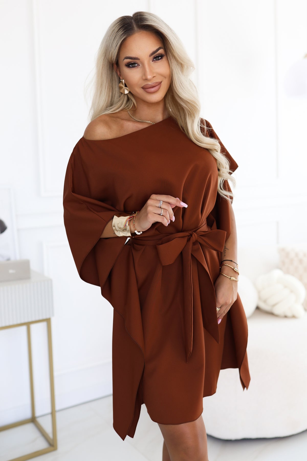 Numoco 287-45 SOFIA Feminine butterfly-style dress with a waist tie - cinnamon brown
