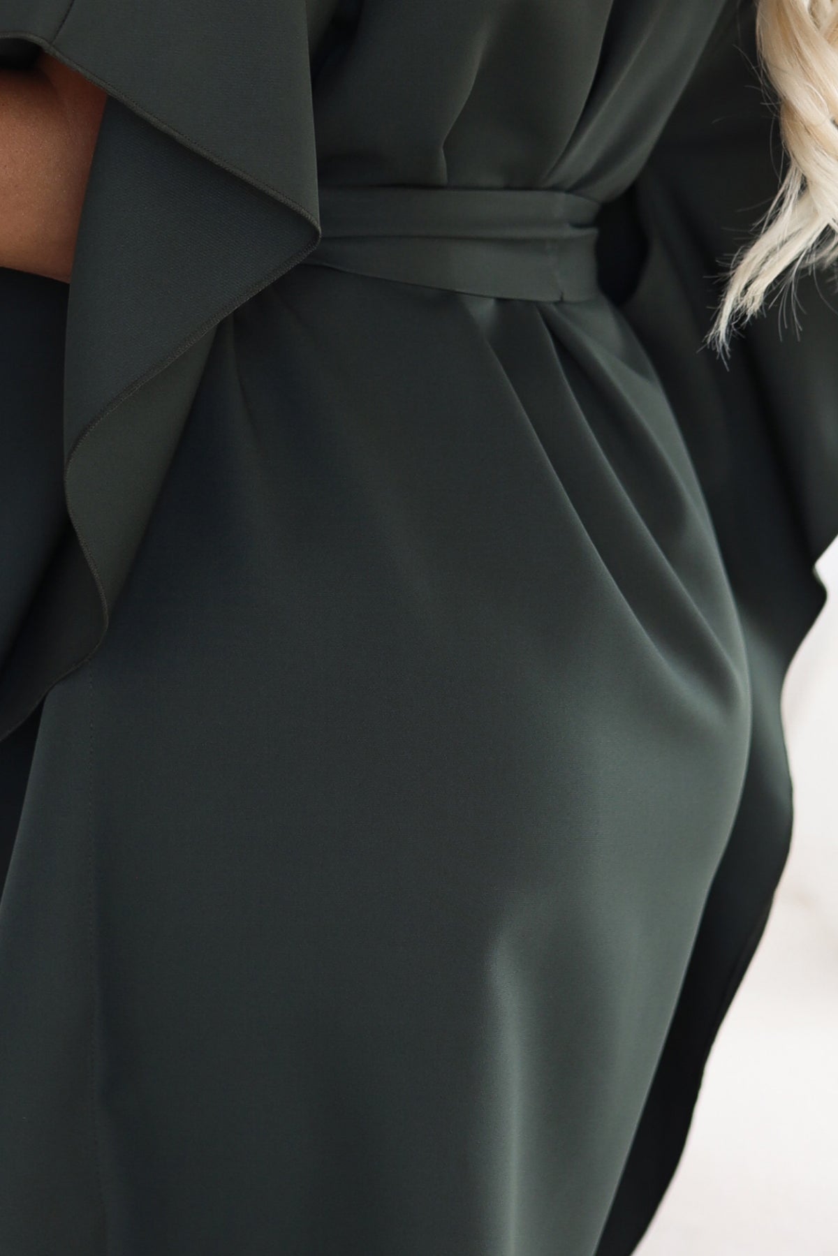 Numoco 287-46 SOFIA Feminine butterfly-style dress with a waist tie - dark khaki