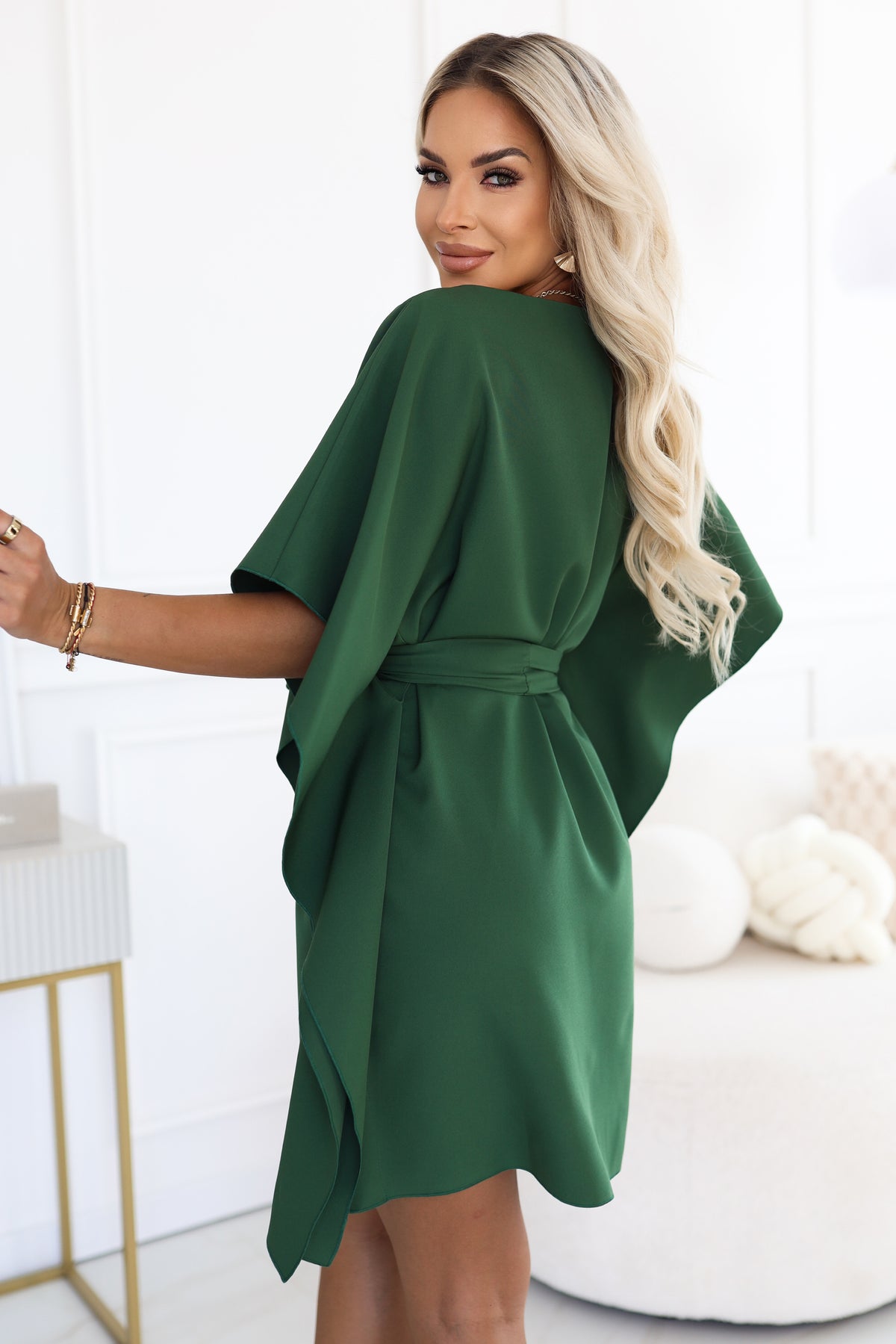 Numoco 287-47 SOFIA Feminine butterfly-style dress with a waist tie - emerald green