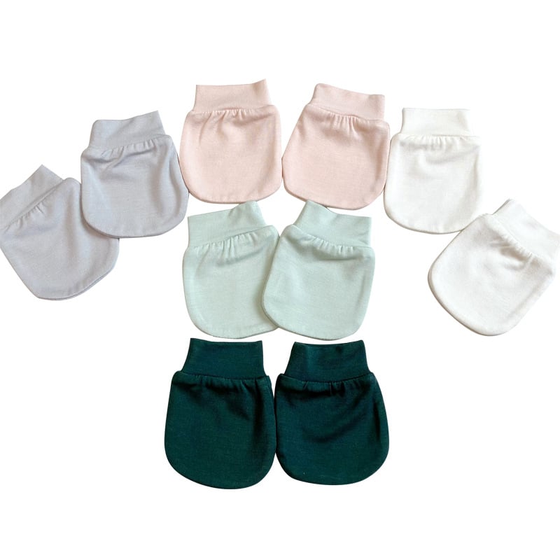 Bamboo Fiber Baby Clothes and Gloves Set