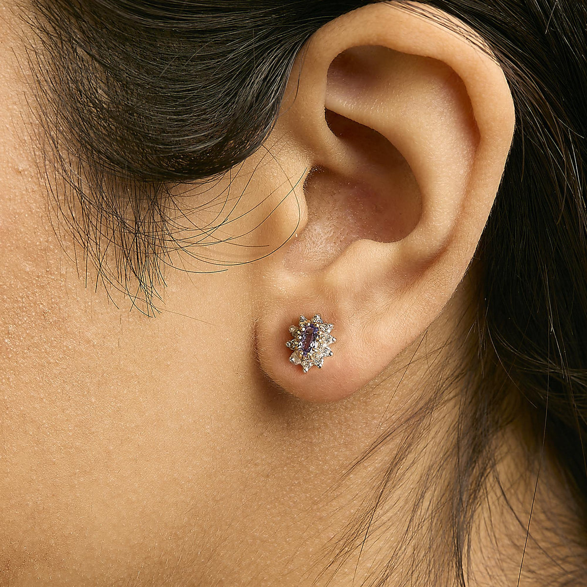 14K Yellow Gold 1/4 Cttw Diamond and Blue Purple Tanzanite Sunburst Halo Stud Earrings (K-L Color, I1-I2 Clarity)