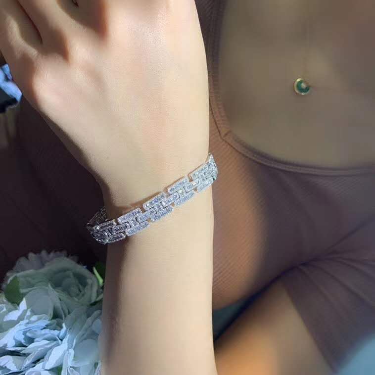 Charm Gold Iced out Diamond 18K Gold Chain Bracelet Women's-1