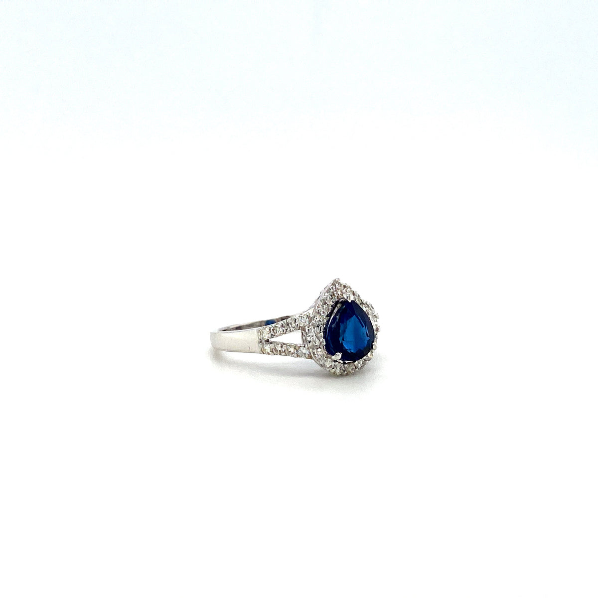 Sapphire and Diamond Ring in 18K White Gold - KGR 15801-1