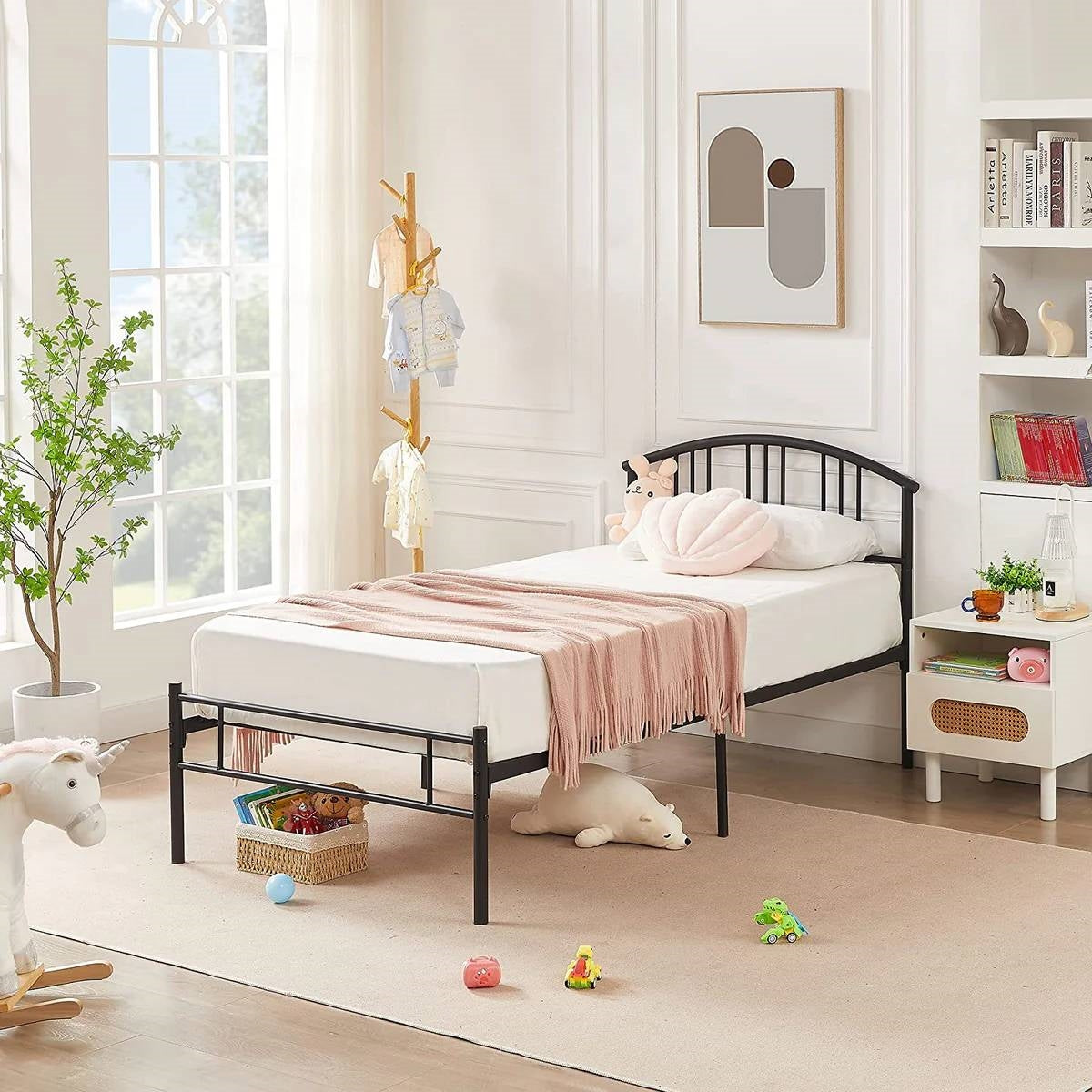 Twin size Black Metal Platform Bed Frame with Arched Headboard-1